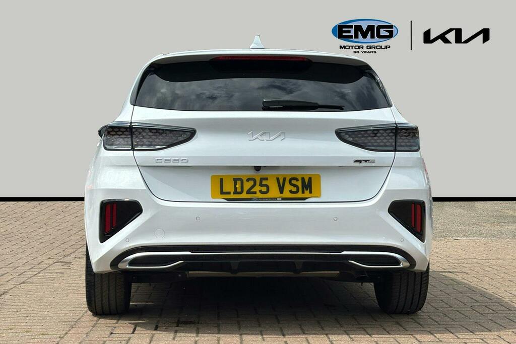 Kia Ceed 1.5 T Gdi Gt Line Hatchback S LD25VSM White #5