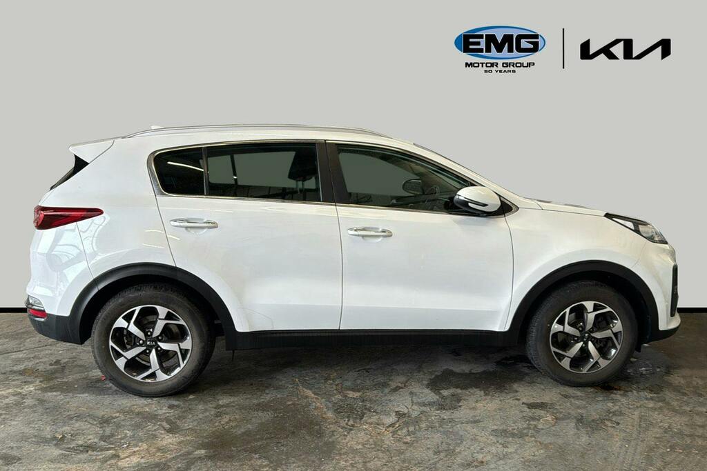 Kia Sportage 1.6 Gdi 2 Gpf Suv Ss PN21VTZ White #3
