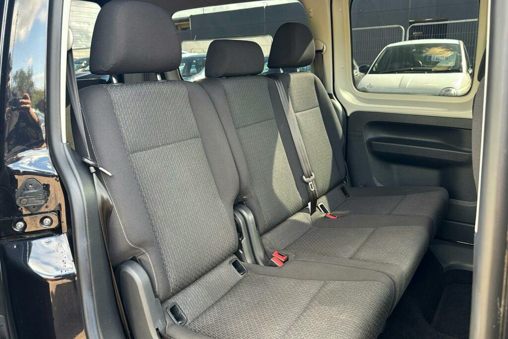 Volkswagen Caddy Maxi Life 2L Null Red #19