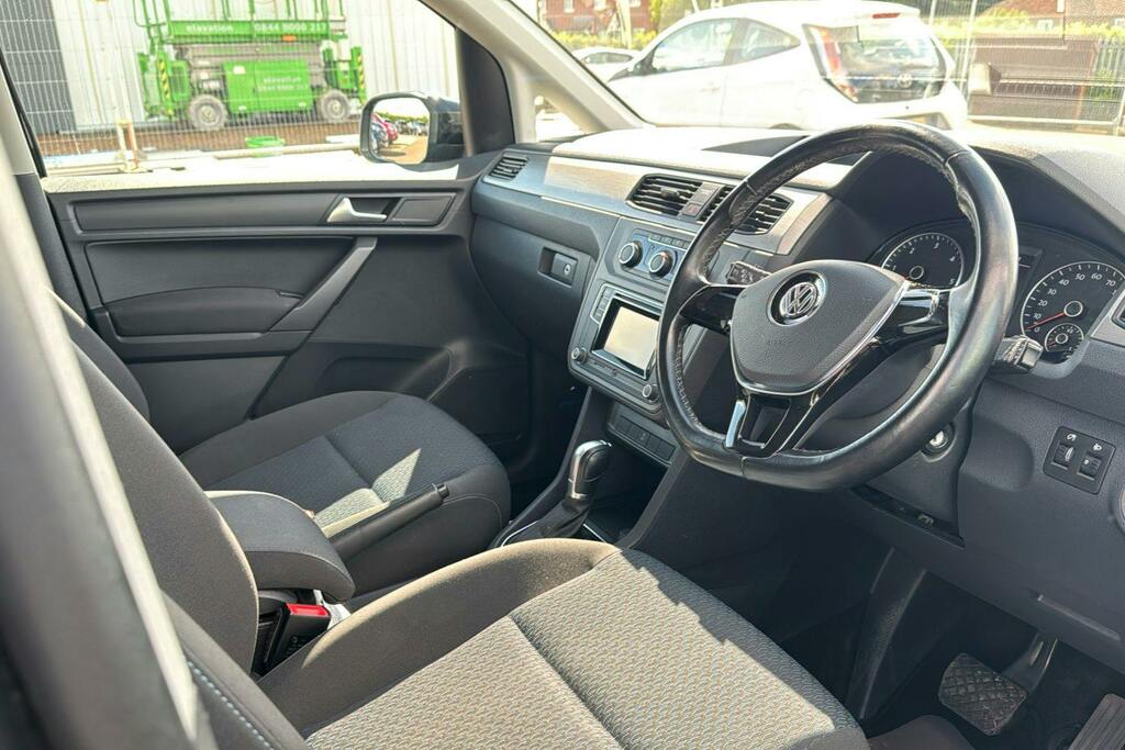 Volkswagen Caddy Maxi Life 2L Null Red #9
