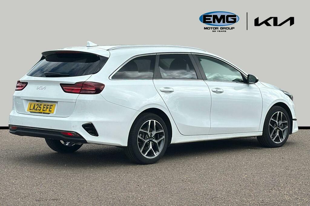 Kia Ceed 1.5 T Gdi 3 Sportswagon Dct Ss LA25EFE White #6