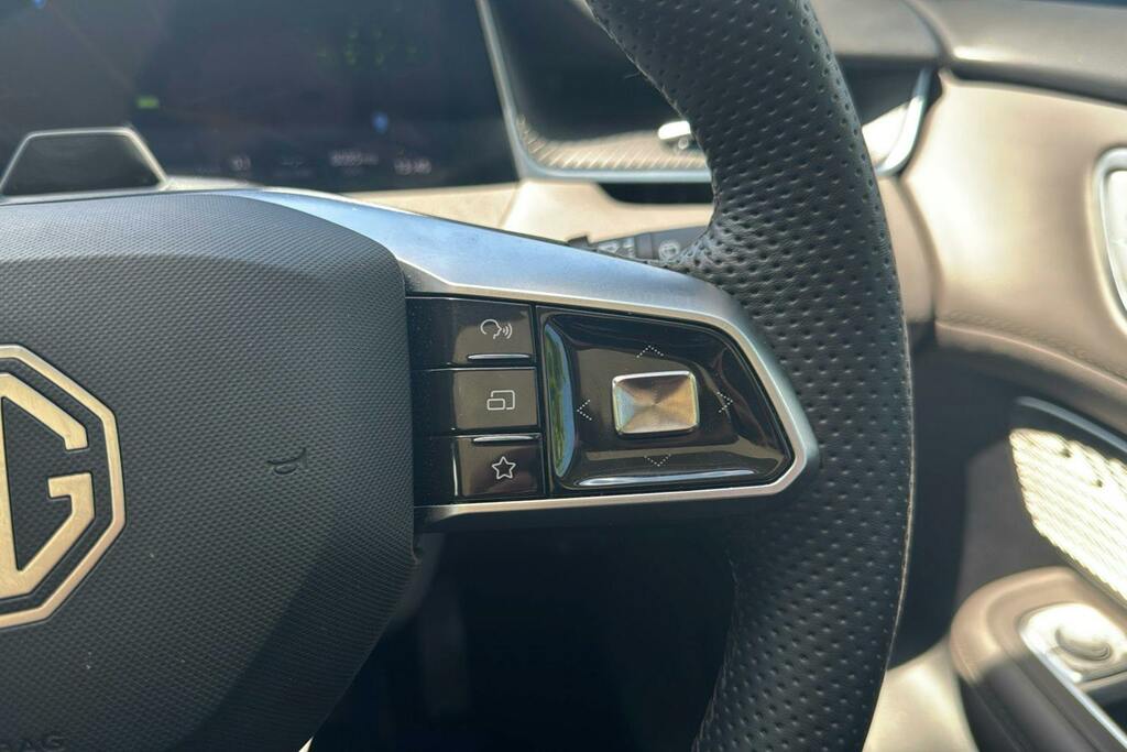 MG  64Kwh Trophy Long Range Black #17