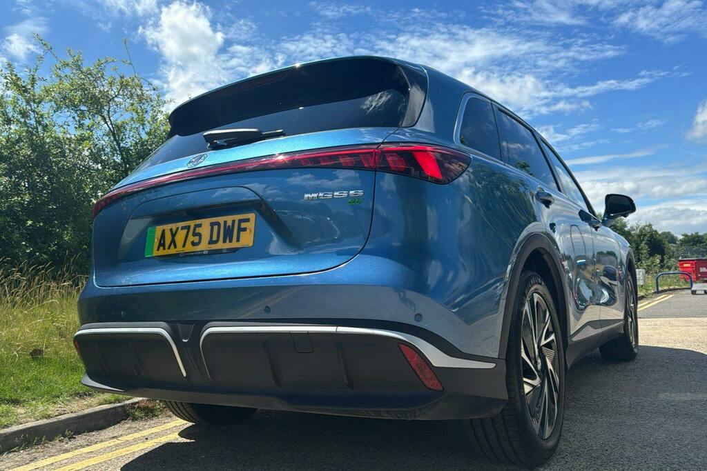 MG  64Kwh Trophy Long Range Black #29