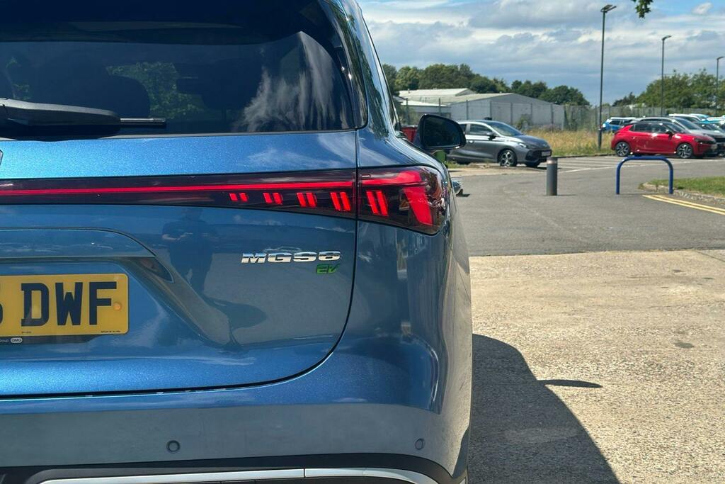 MG  64Kwh Trophy Long Range Black #28