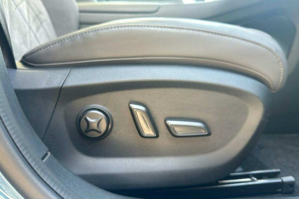 MG  64Kwh Trophy Long Range Black #35