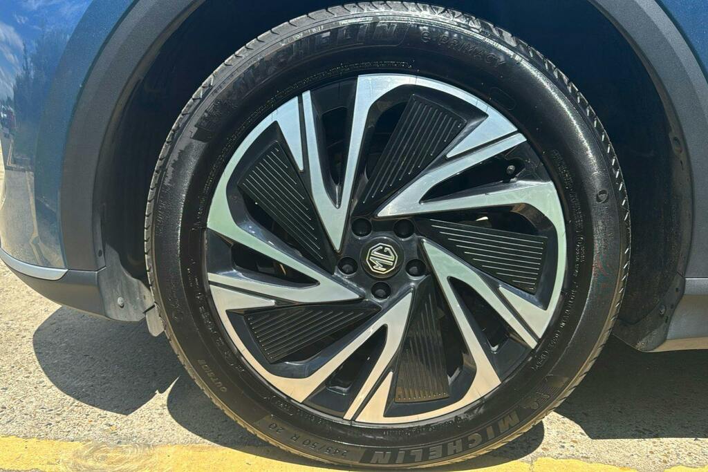MG  64Kwh Trophy Long Range Black #24