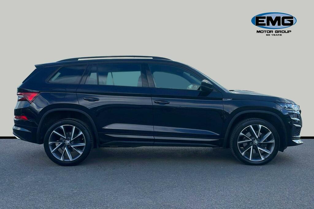 Skoda Kodiaq 2.0 Tdi Sportline Suv Dsg 4Wd Ss 7 KW23UHP Black #3