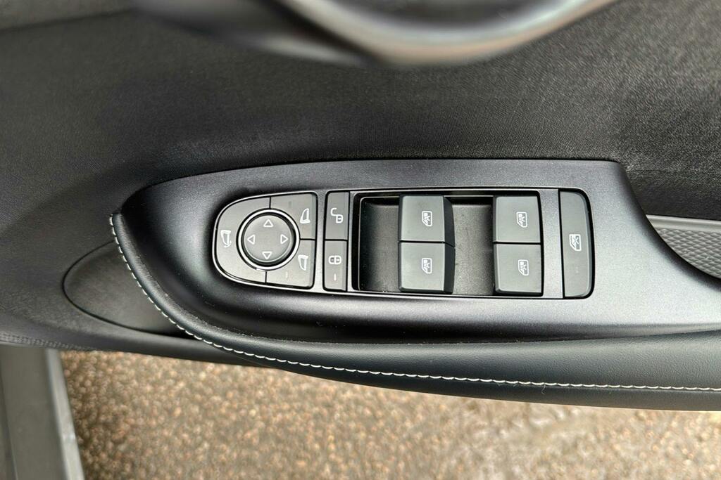 Byd Dolphin Dolphin 150Kw Comfort 60.4Kwh Hatchback White #25