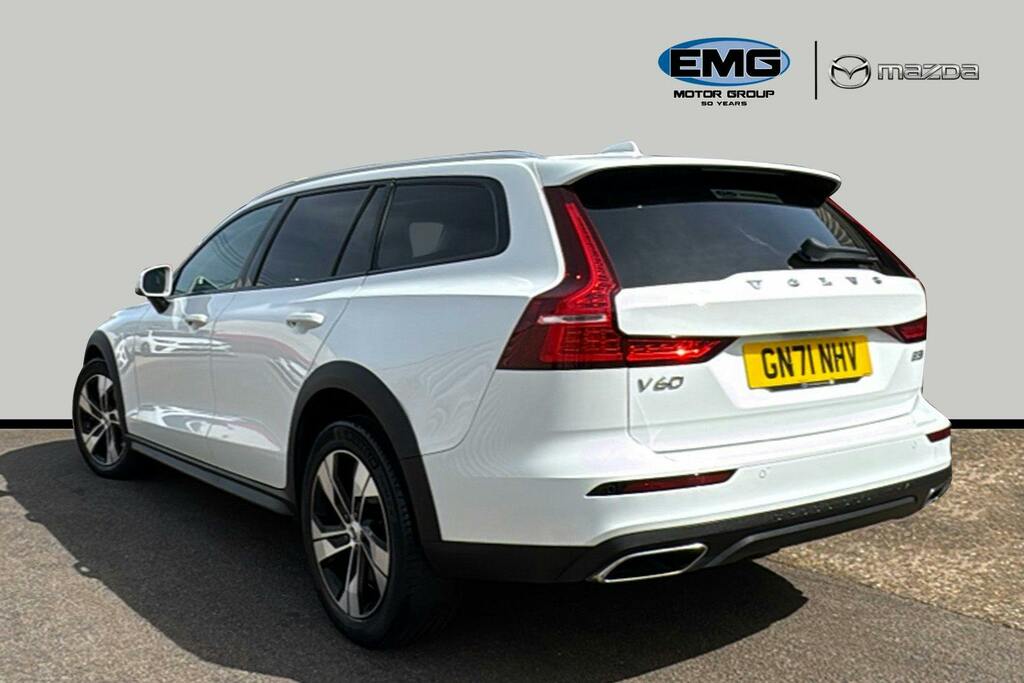 Volvo V60 Cross Country 2.0 B5 Mhev Estate Hybrid Awd S White #4