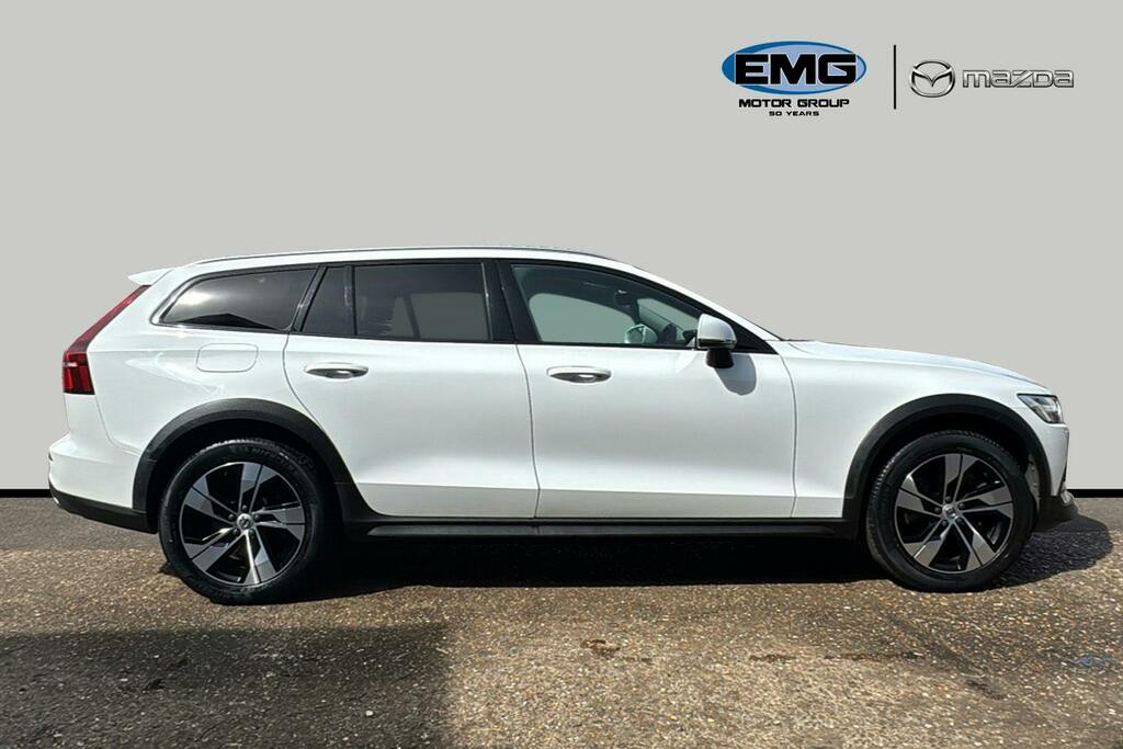 Volvo V60 Cross Country 2.0 B5 Mhev Estate Hybrid Awd S White #3