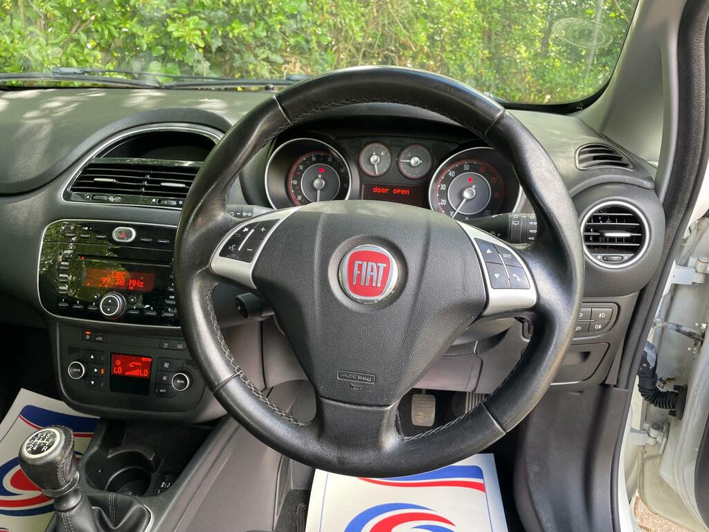 Fiat Punto Hatchback White #15