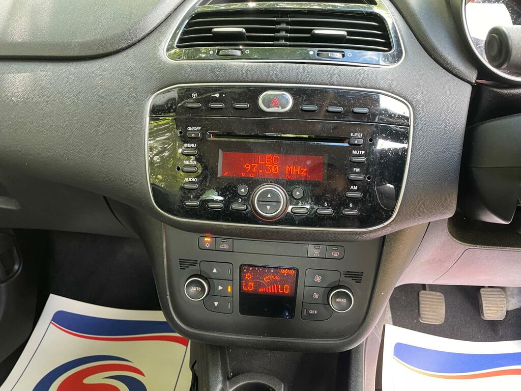 Fiat Punto Hatchback White #16