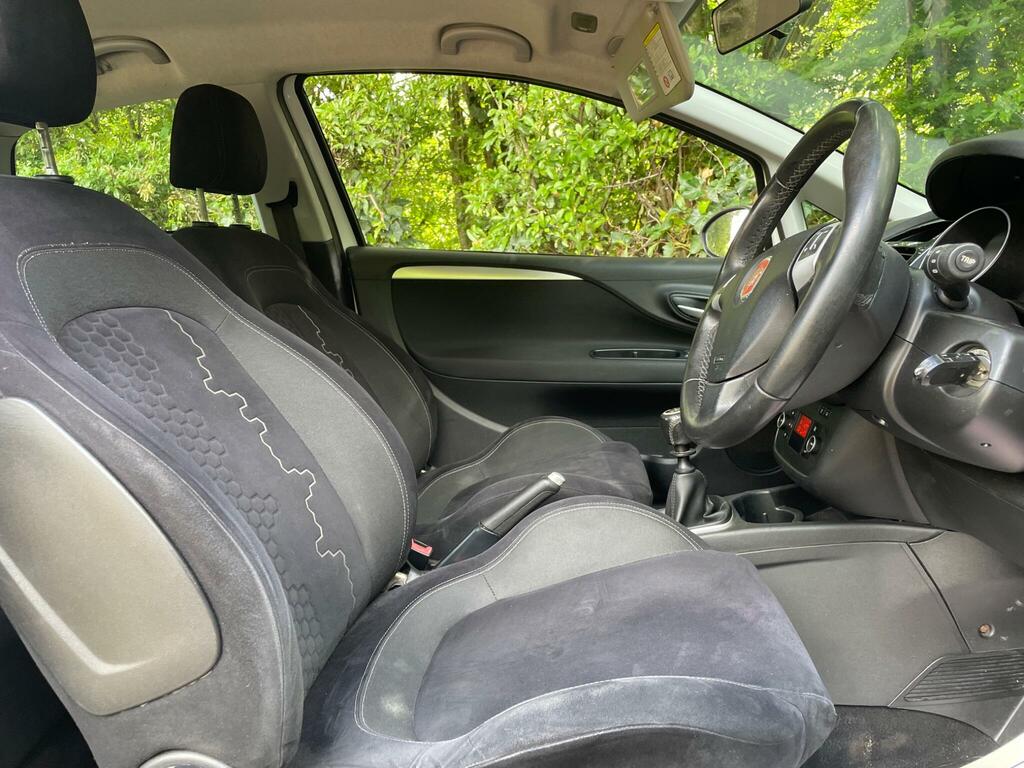 Fiat Punto Hatchback White #14