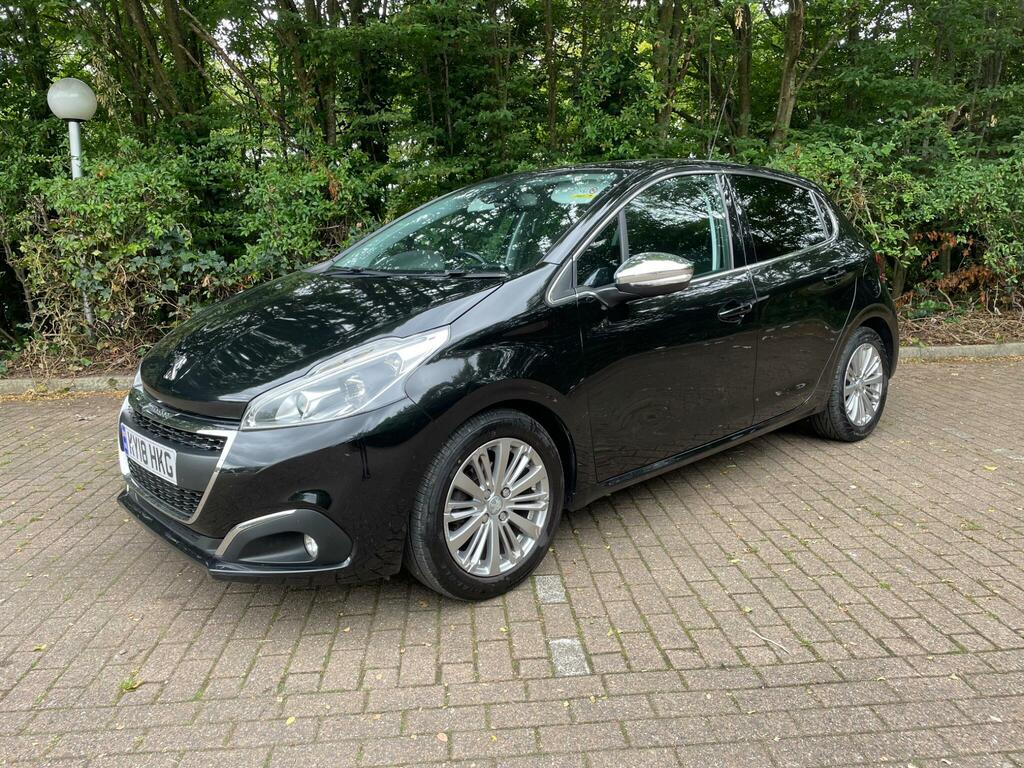 Peugeot 208 1.2 Puretech Allure Euro 6 Ss KY18HKG Black #4