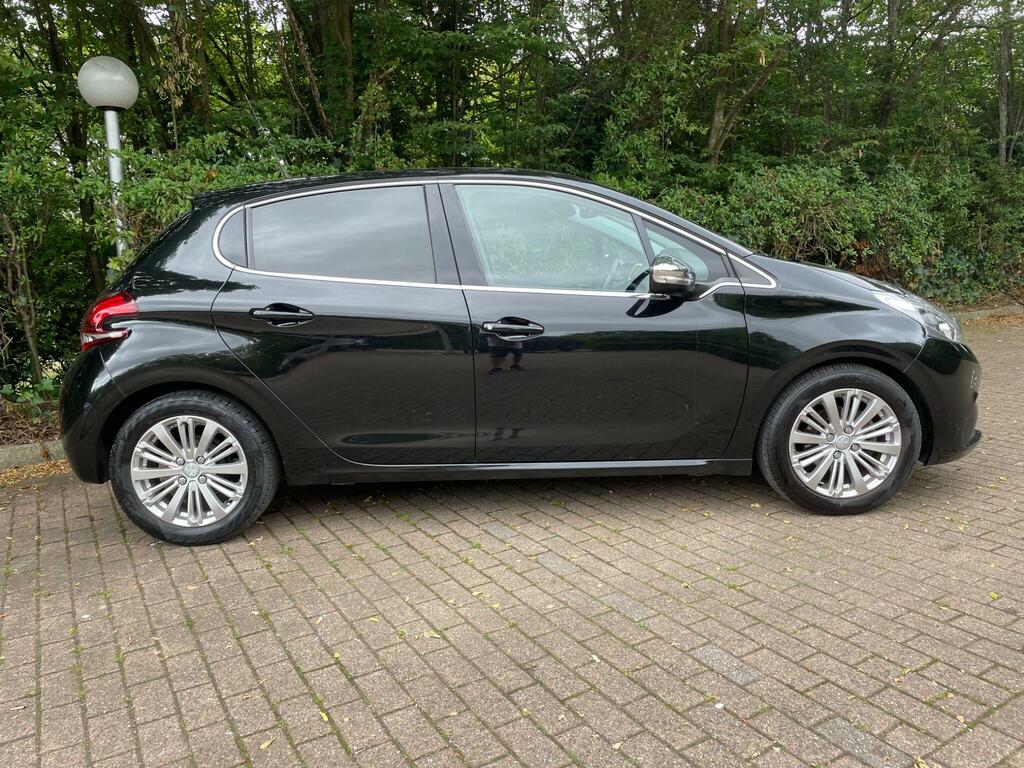 Peugeot 208 1.2 Puretech Allure Euro 6 Ss KY18HKG Black #2