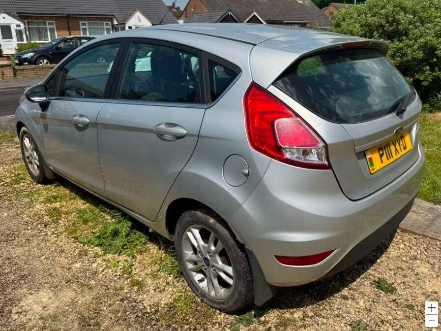 Ford Fiesta 1.25 Zetec Hatchback Euro 5 82 CX64UTV  #4