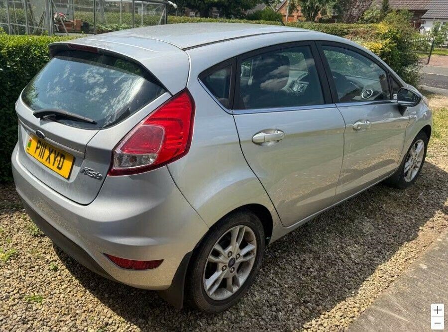 Ford Fiesta 1.25 Zetec Hatchback Euro 5 82 CX64UTV  #2