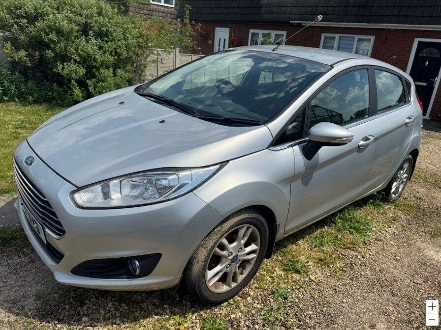 Ford Fiesta 1.25 Zetec Hatchback Euro 5 82 CX64UTV  #3