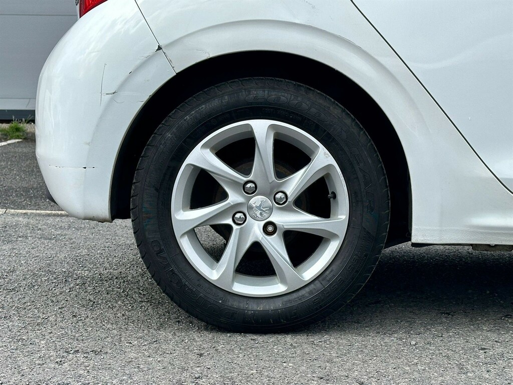 Peugeot 208 1.2 Vti Puretech Active Euro 5  #6