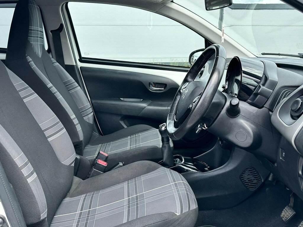 Peugeot 108 108 Active Black #19
