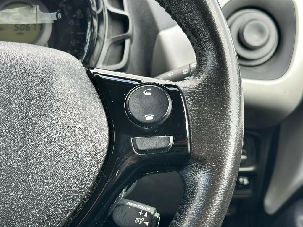Peugeot 108 108 Active Black #38
