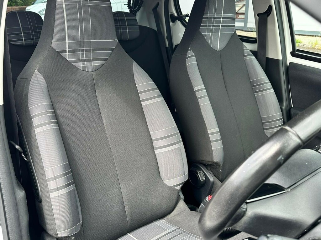 Peugeot 108 108 Active Black #20