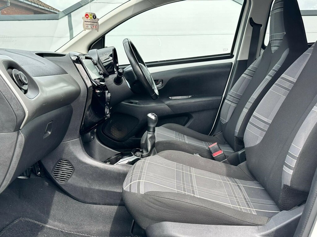Peugeot 108 108 Active Black #26