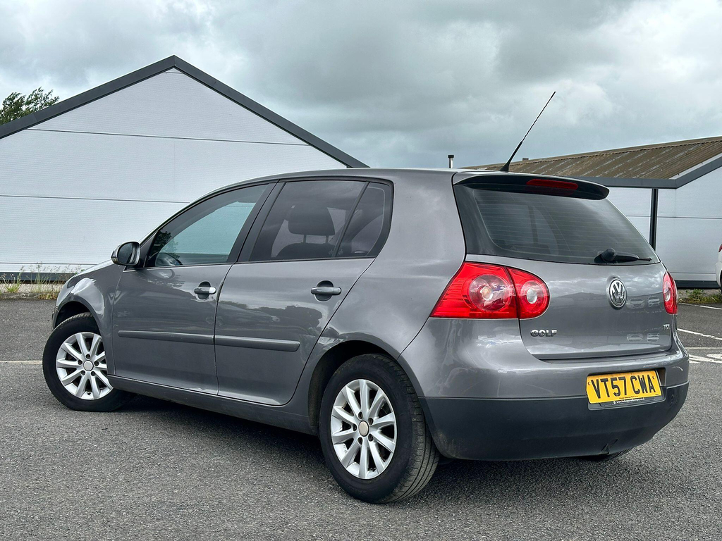 Volkswagen Golf 1.9 Tdi Match Dsg #6