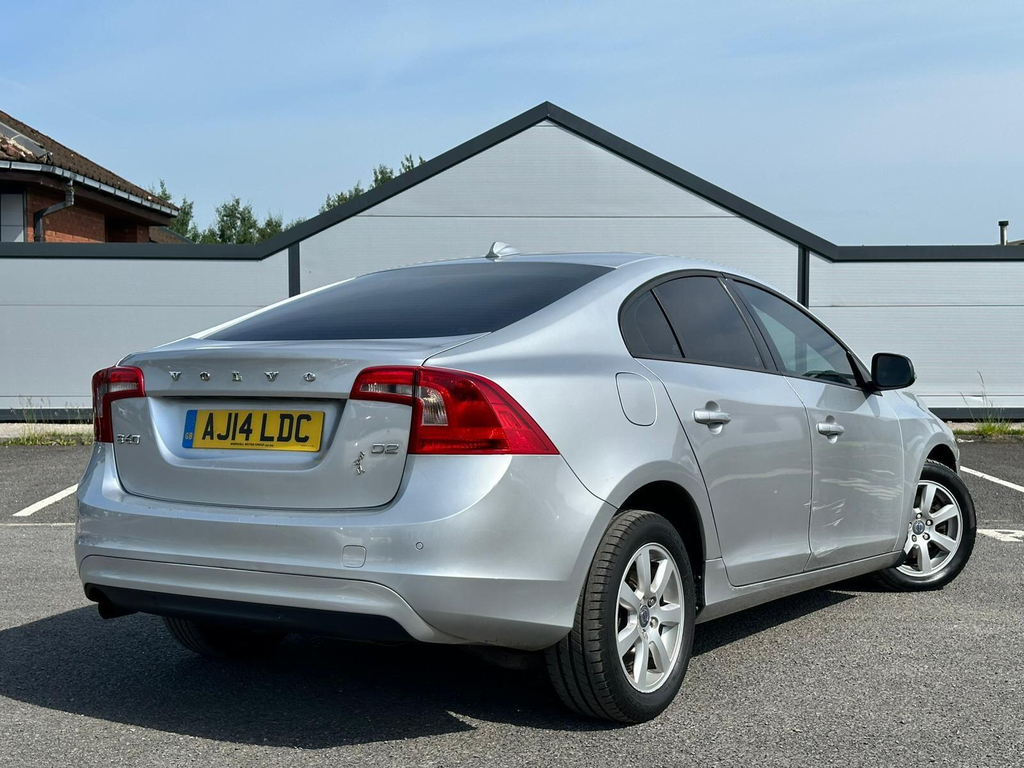 Volvo S60 R-design Lux White #12