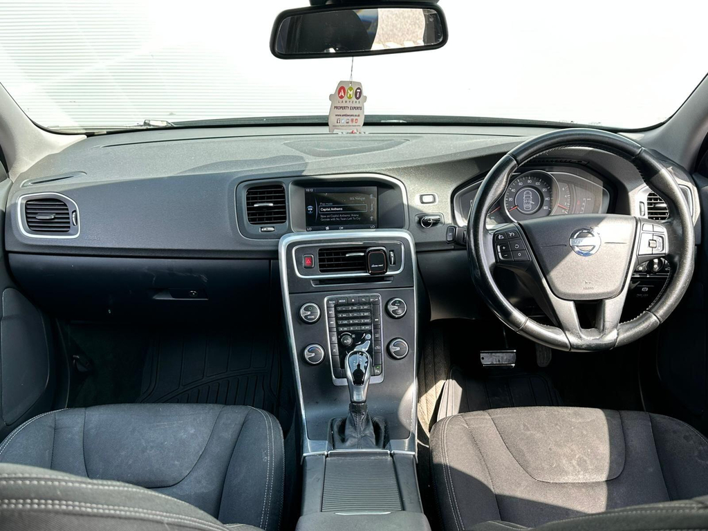 Volvo S60 R-design Lux White #21