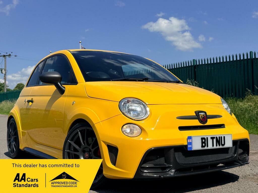 Abarth 695 Biposto Record Yellow