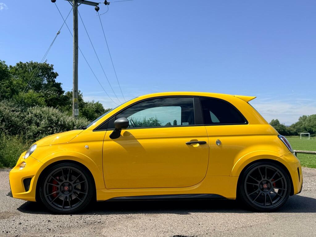 Abarth 695 Biposto Record Yellow #5