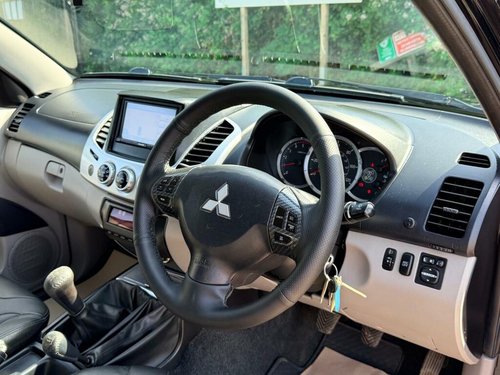 Mitsubishi L200 Di-d Barbarian Pickup Double Blue #27