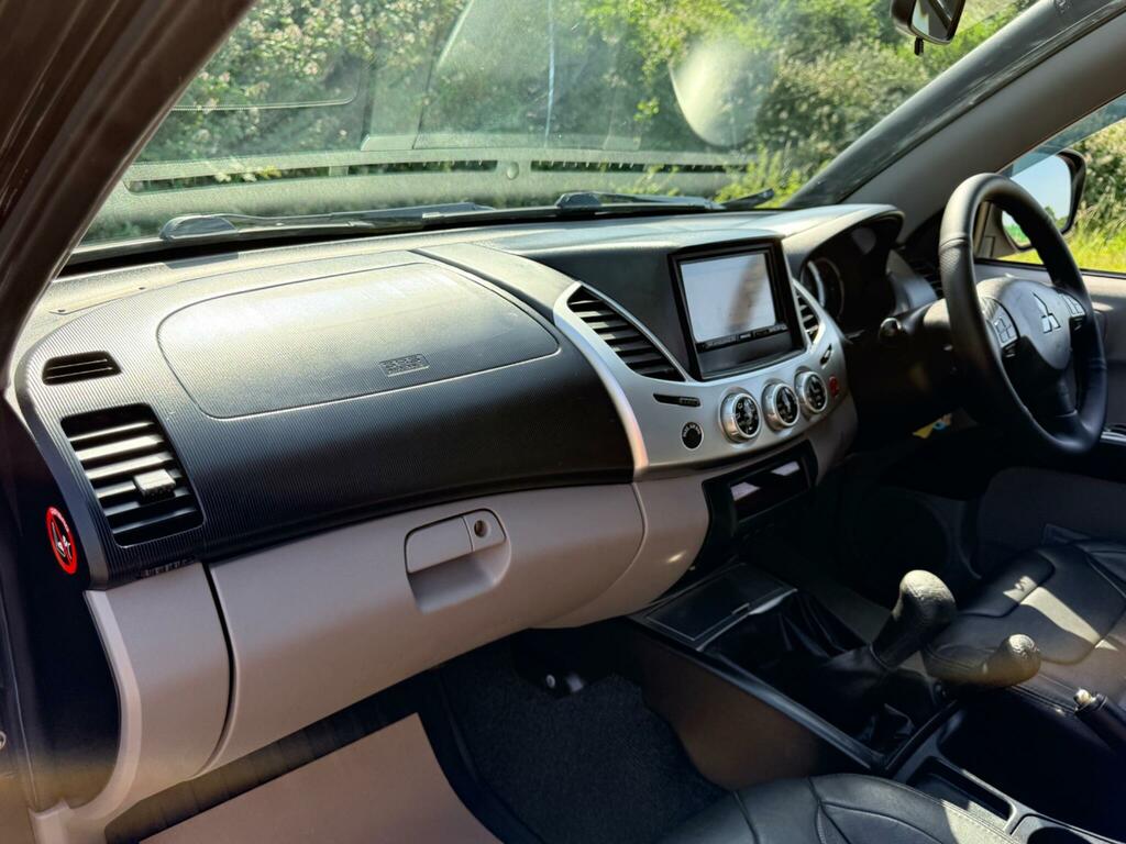 Mitsubishi L200 Di-d Barbarian Pickup Double Blue #38