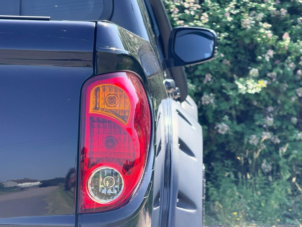 Mitsubishi L200 Di-d Barbarian Pickup Double Blue #18