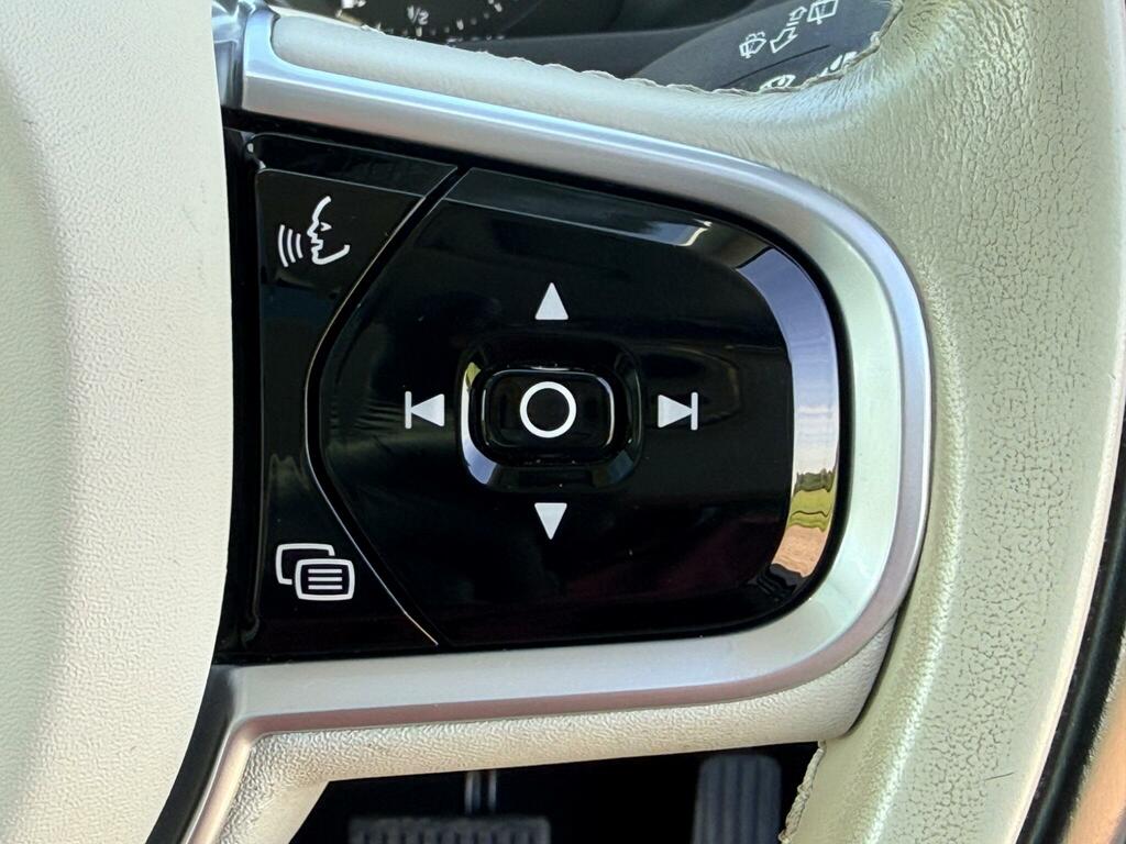 Volvo XC90 T5 2.0 Momentum Awd #31