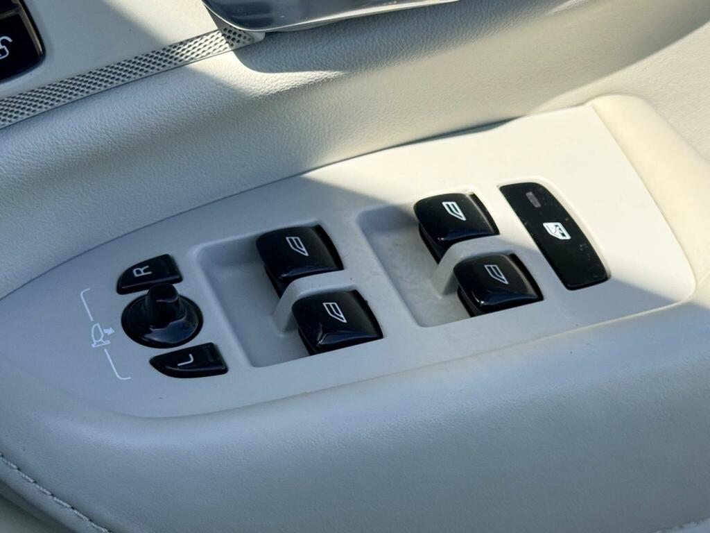 Volvo XC90 T5 2.0 Momentum Awd #26