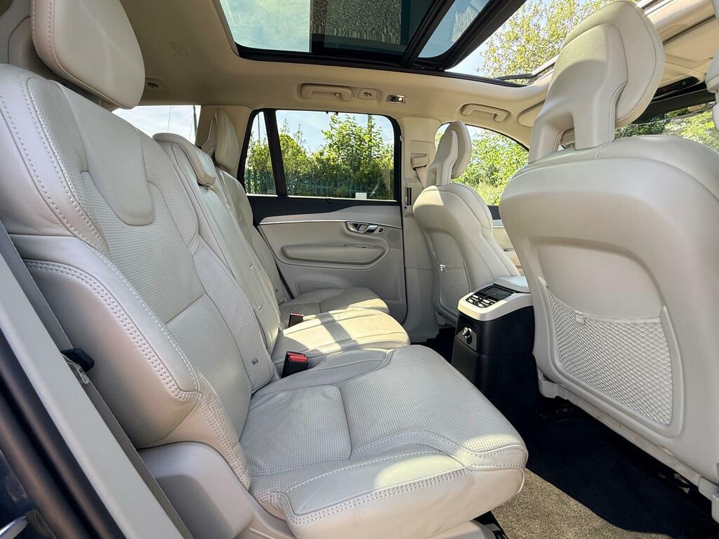 Volvo XC90 T5 2.0 Momentum Awd #37