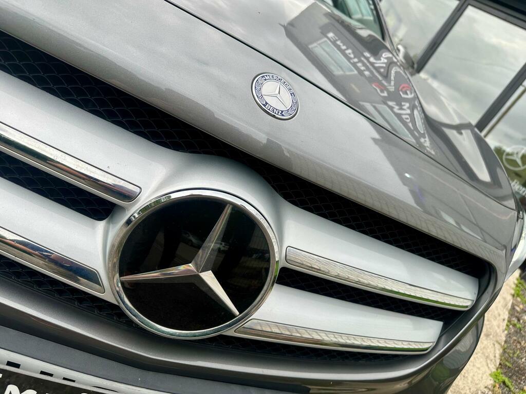 Mercedes-Benz GLA Class Red #21