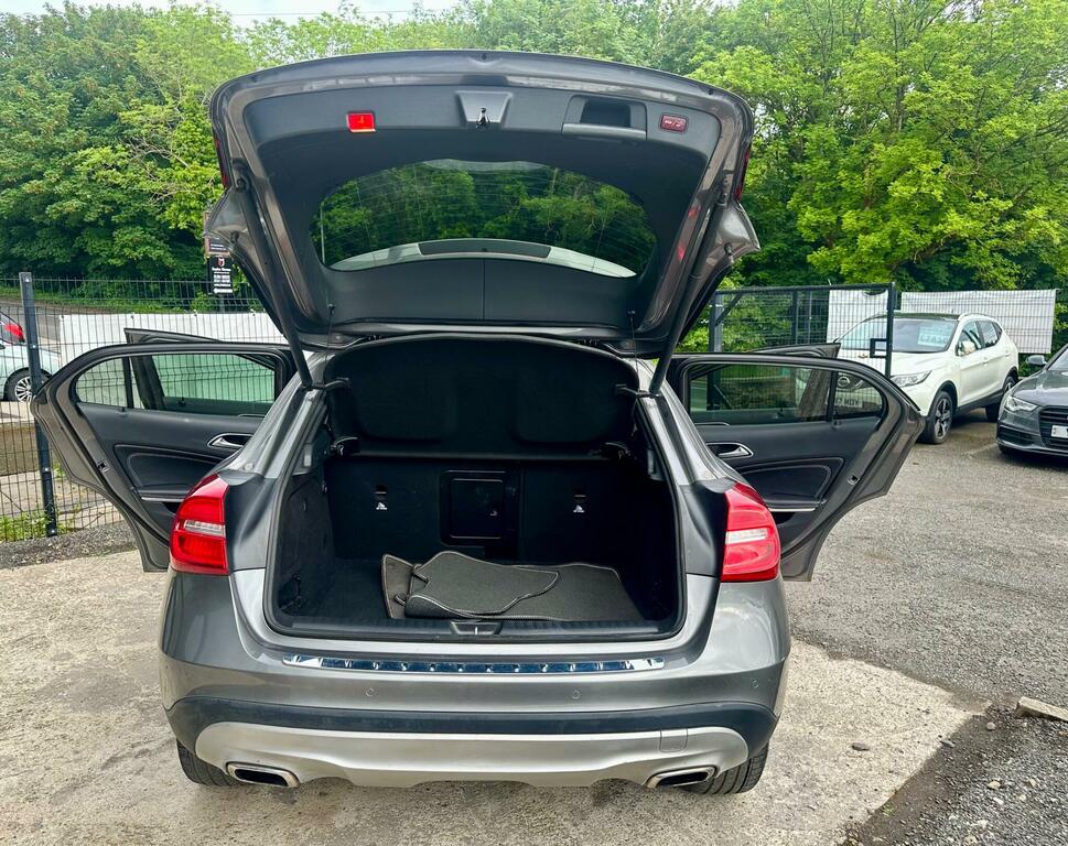 Mercedes-Benz GLA Class Red #26