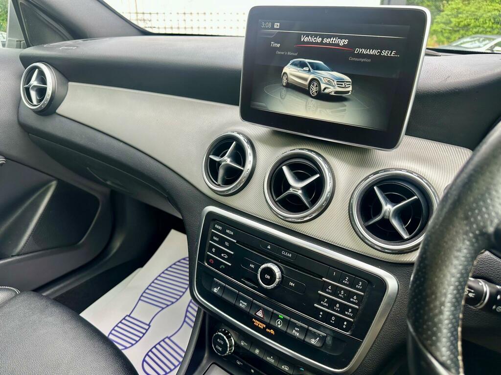 Mercedes-Benz GLA Class Red #15