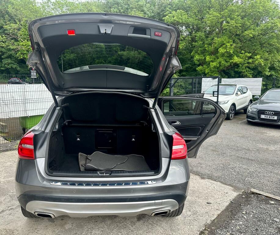 Mercedes-Benz GLA Class Red #27