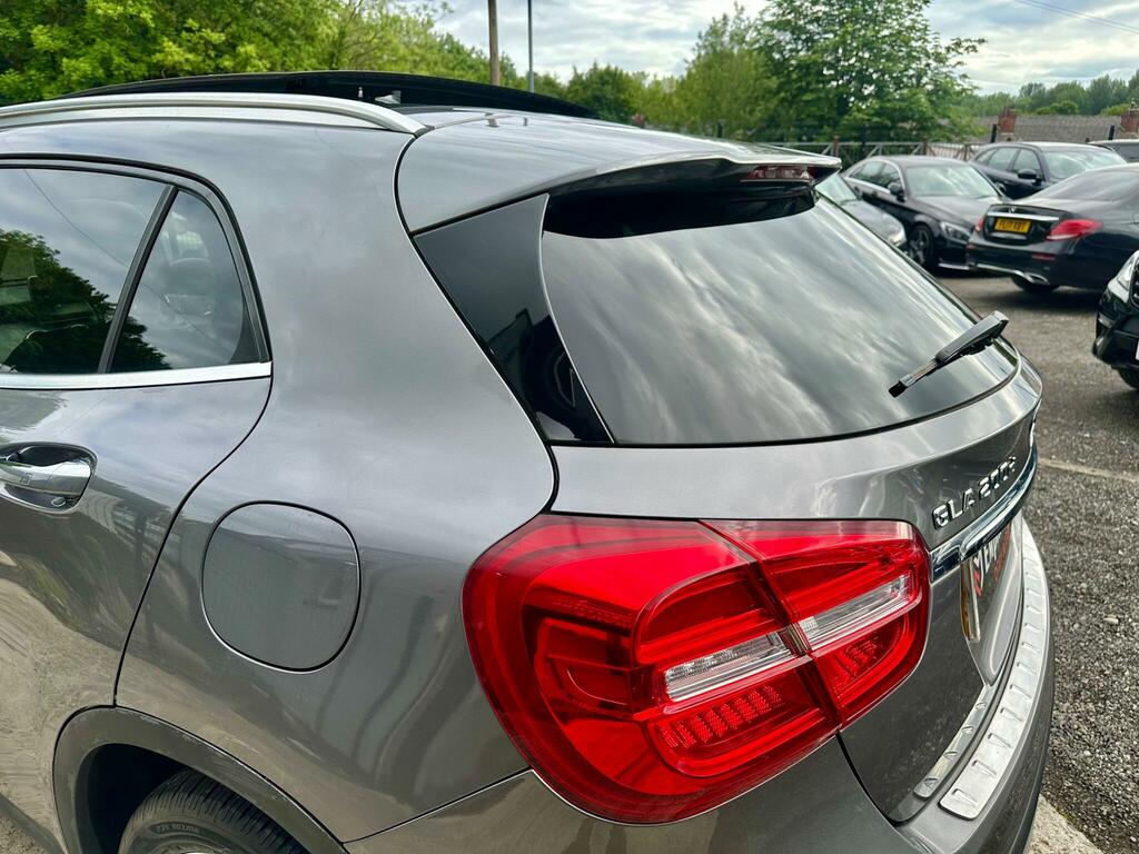 Mercedes-Benz GLA Class Red #32