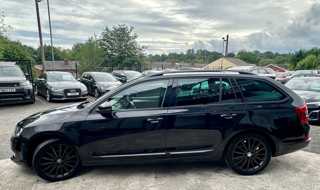 Skoda Octavia Black Edition Black #4