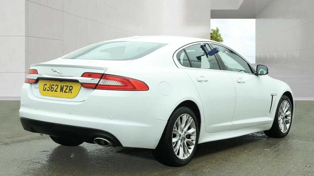 Jaguar XF 2.2 D Sport White #4