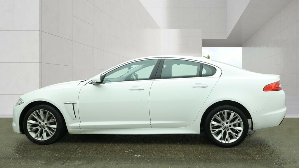 Jaguar XF 2.2 D Sport White #6