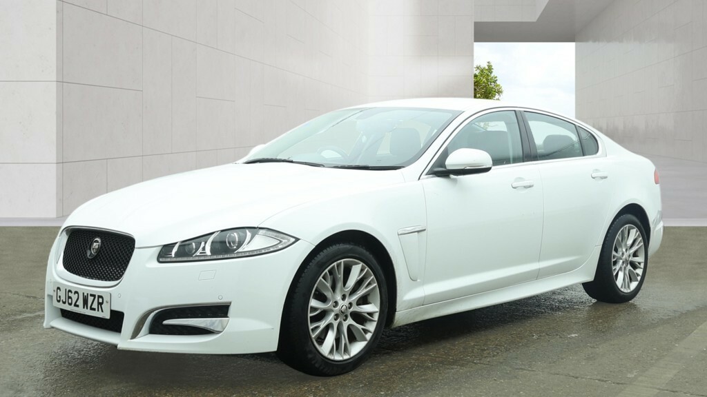 Jaguar XF 2.2 D Sport White #2