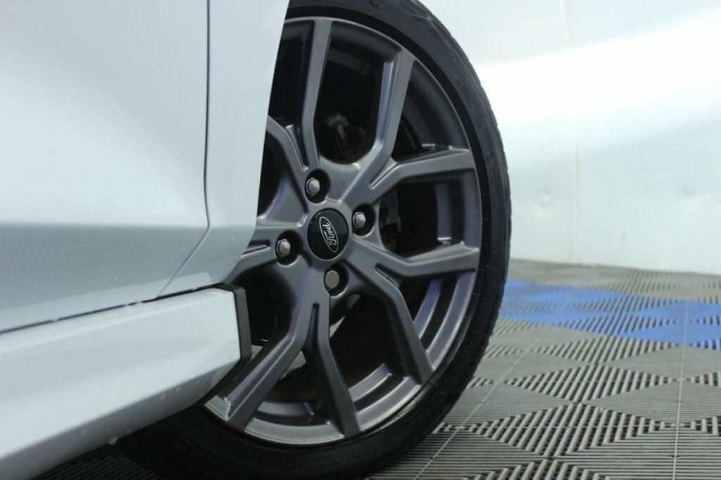 Ford Fiesta 1L St-line White
