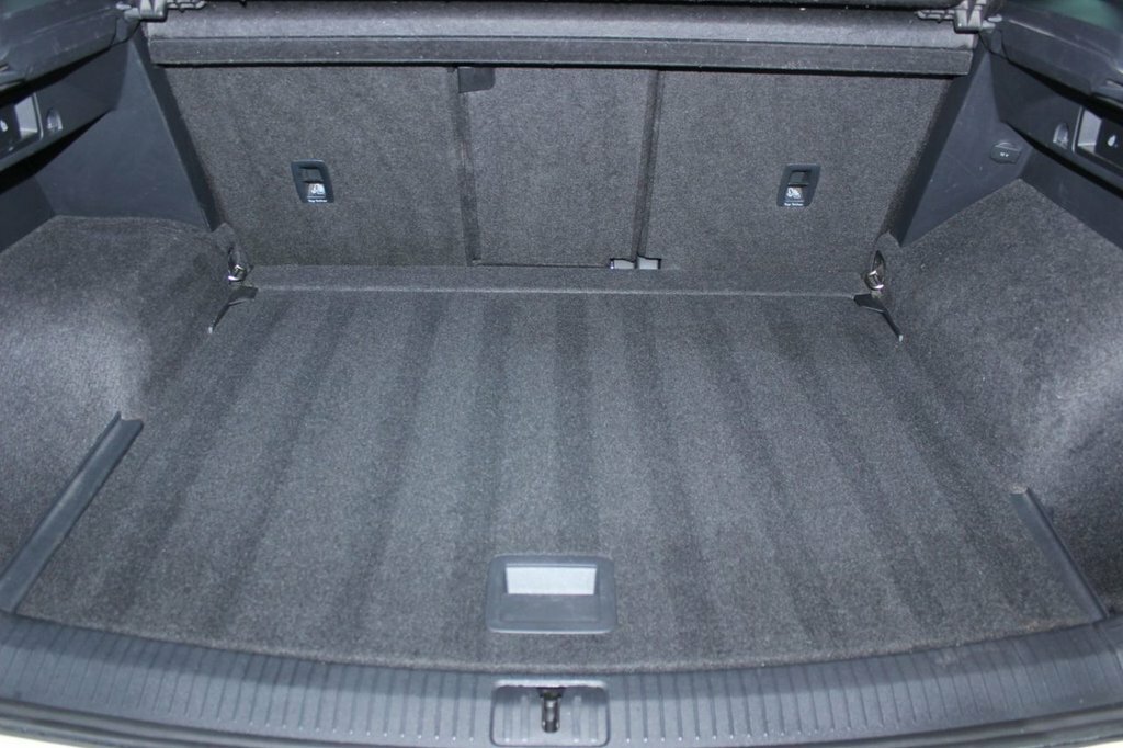 Volkswagen Tiguan 2L R-line CE67GUU White #5