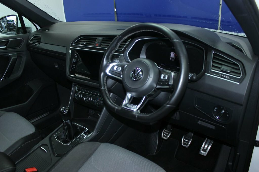 Volkswagen Tiguan 2L R-line CE67GUU White #6